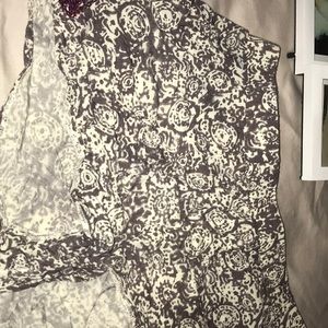 soft designed shorts with mosaic patches-